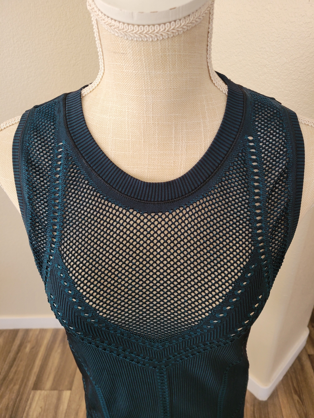 Athleta Oxygen Long Tank Top XL Dark Teal Two-Tone Mesh Seamless Workout Gym - Picture 6 of 10